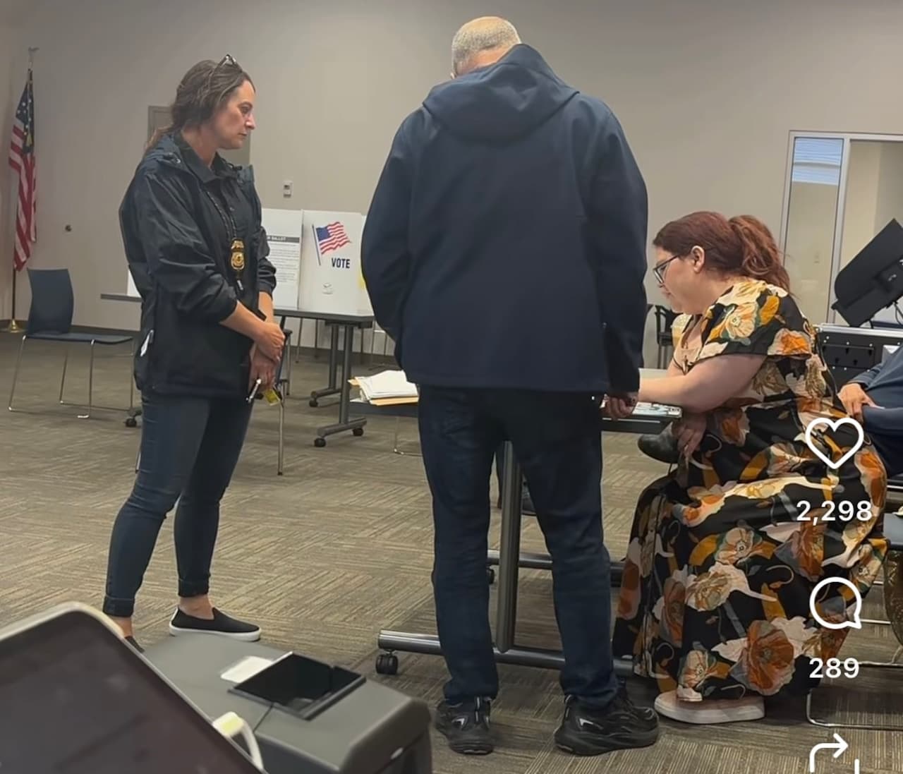 federal agents at poll